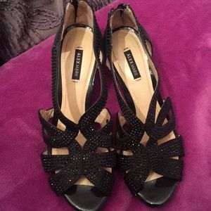 Black heels size 6